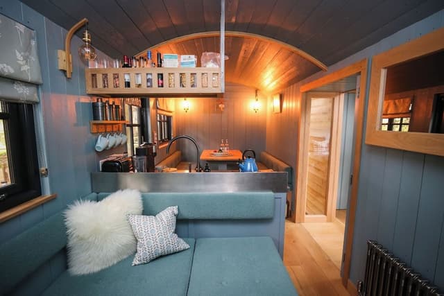 Shepherd Hut - Twin