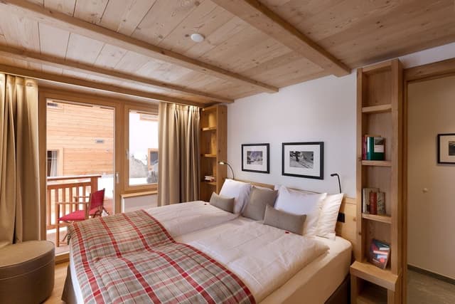 Luxury Chalet, 4 Bedrooms, Mountain View