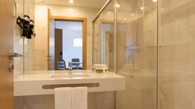 Superior Suite with Lateral Sea View
