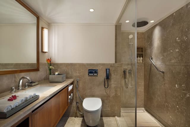 Grand Luxury Balcony Room with Ganges View