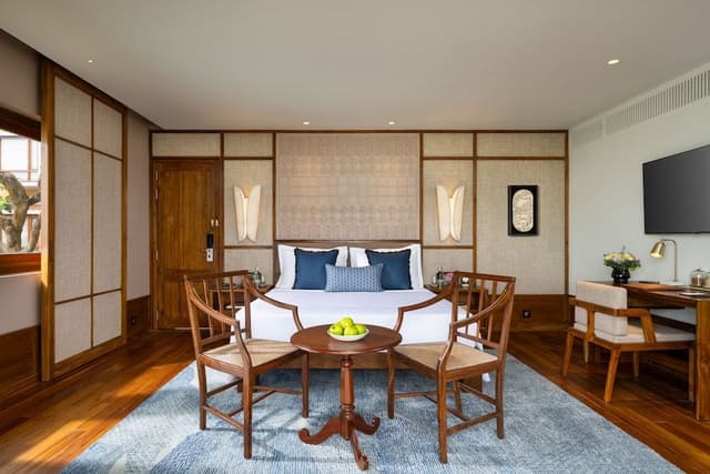 Grand Luxury Balcony Room with Ganges View
