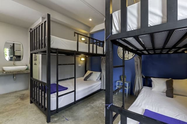 6 Bed Mixed Dorm