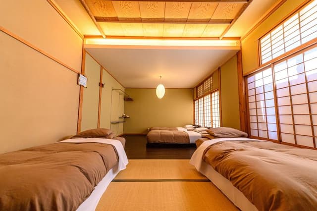 Deluxe Family Suite, Private Bathroom