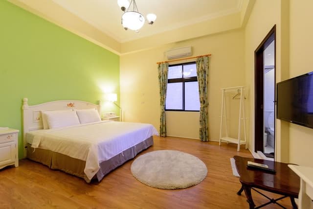 Deluxe Double Room (203)