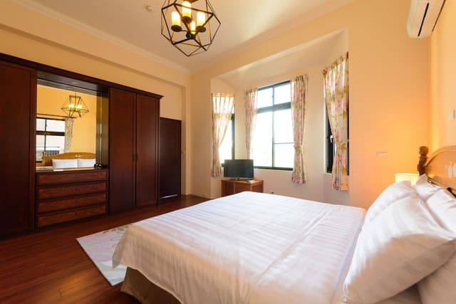 Deluxe Double Room (202)