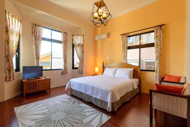 Deluxe Double Room (202)