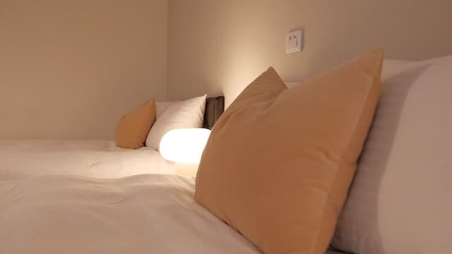 Room (6-Person)