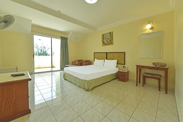 Premium Suite with Bathtub