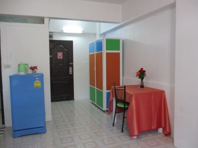 Basic Studio, 1 Queen Bed