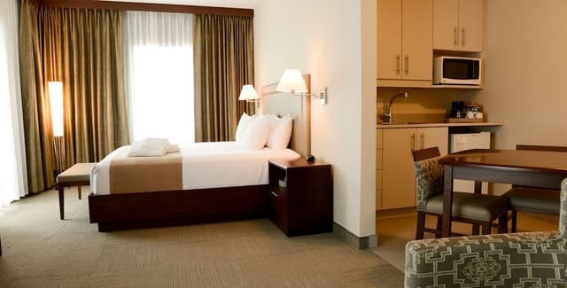 Comfort Room, 1 King Bed with Sofa bed, Kitchenette