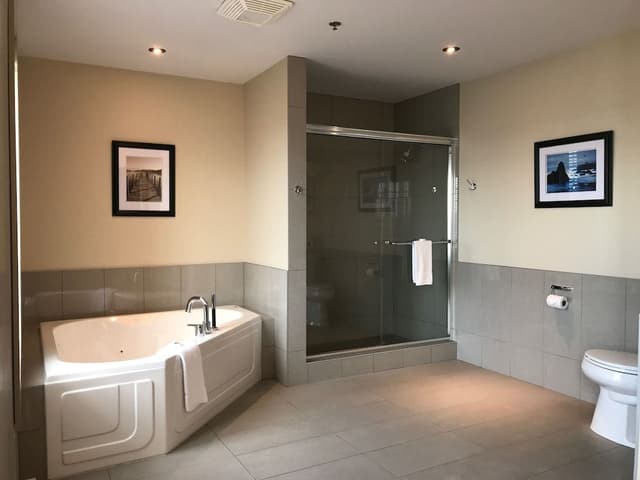 Signature Suite, Hot Tub, Marina View