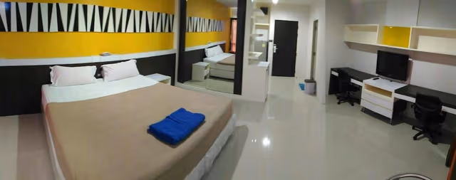 Deluxe Boutique