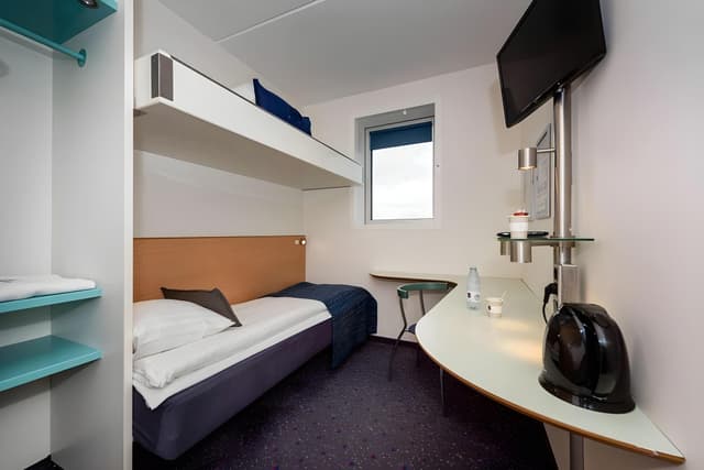 Economy Room