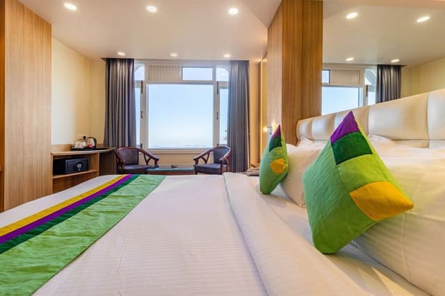 Deluxe Honeymoon Suite With Valley View