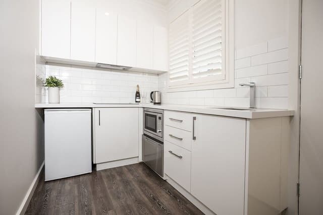 Studio Apartment Twin Queen