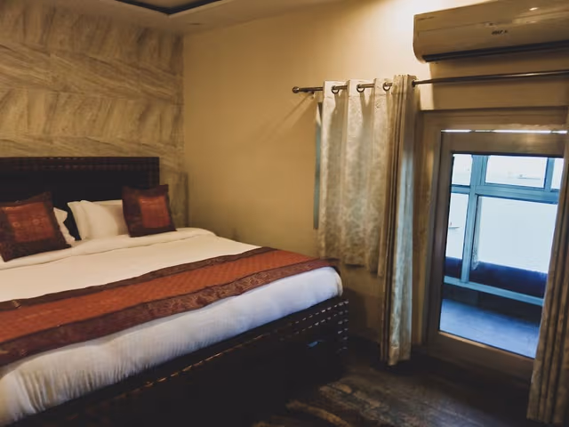 Saptarishi Suites