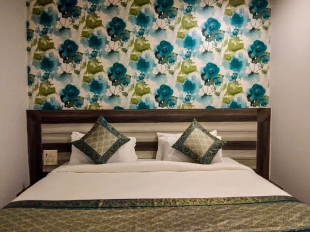 Saptarishi Suites