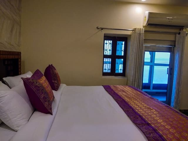 Saptarishi Suites