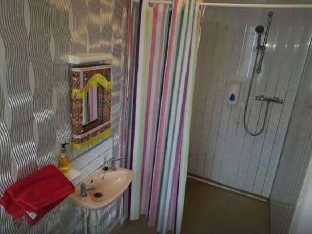 RM9 Family Room, Accessible