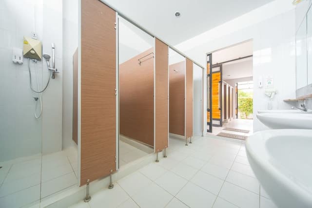 8-Bed Mixed Dormitory