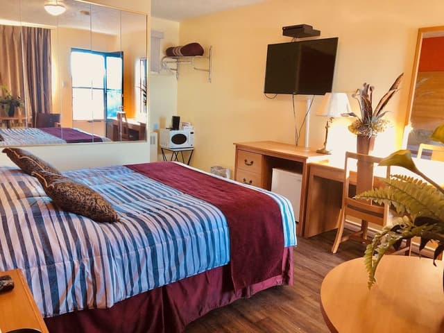 Standard Room, 1 Queen Bed, Non Smoking