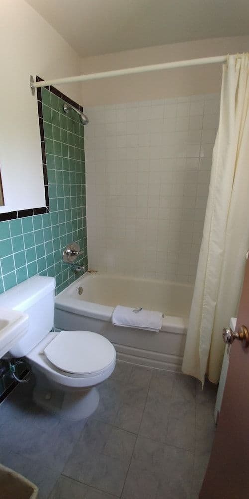 Standard Room, 2 Double Beds, Non Smoking
