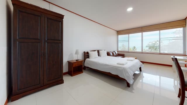 Supeiror King Room
