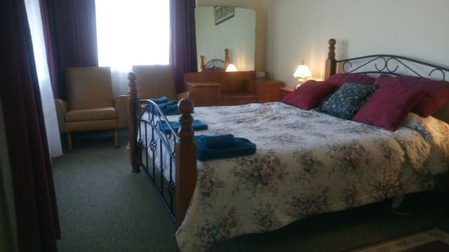 Family House, 3 Bedrooms, Kitchen, Courtyard Area
