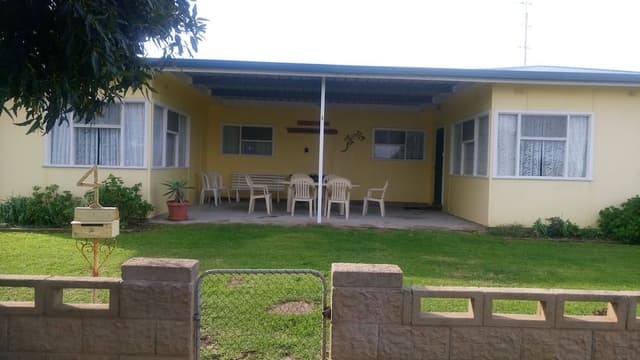 Family House, 3 Bedrooms, Kitchen, Courtyard Area