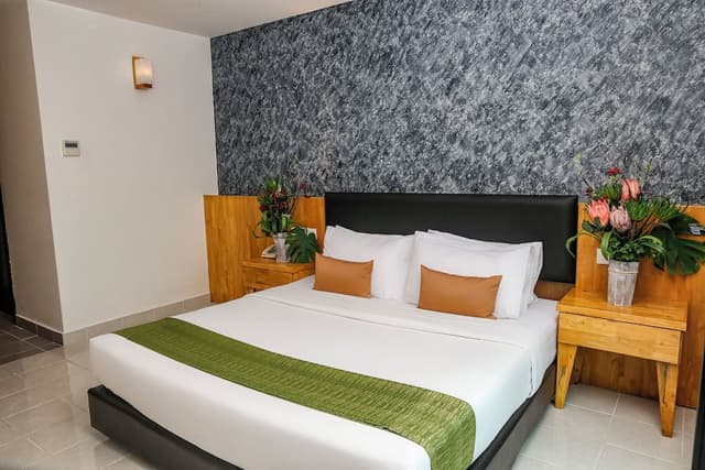 Deluxe Room, 1 King Bed, Non Smoking