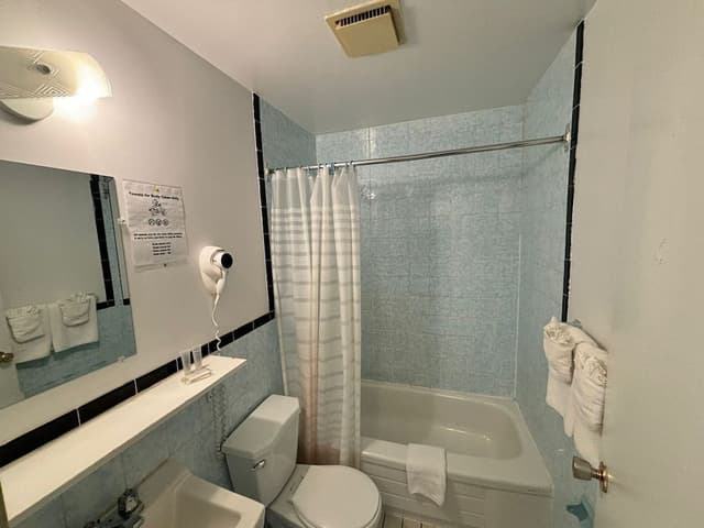 Comfort Room, 2 Queen Beds