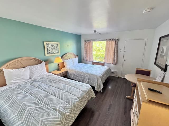 Comfort Room, 2 Queen Beds