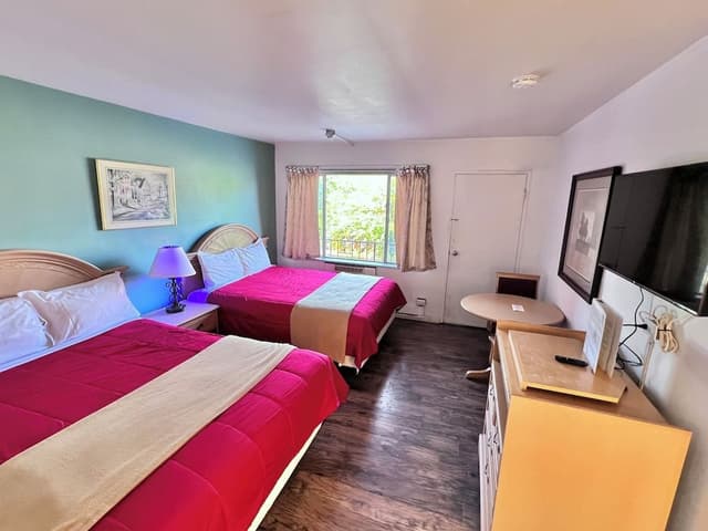 Comfort Room, 2 Queen Beds