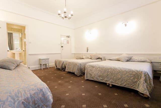 Room, Ensuite, Ground Floor (sleeps 5)