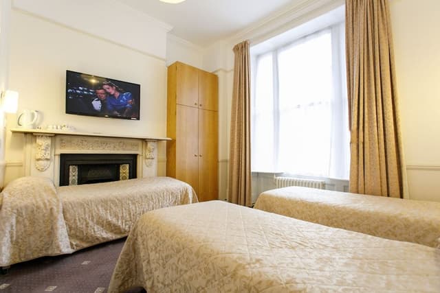 Triple Room, Ensuite