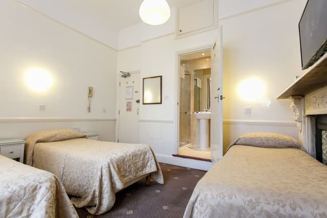 Triple Room, Ensuite