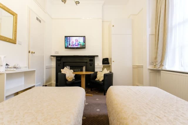 Double or Twin Room, Ensuite