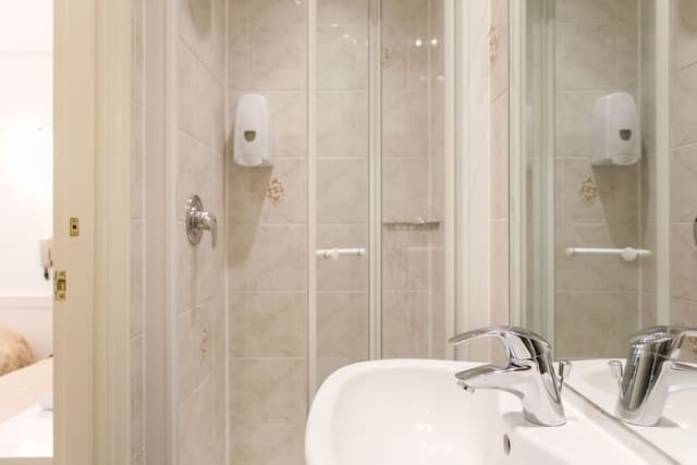 Double or Twin Room, Ensuite