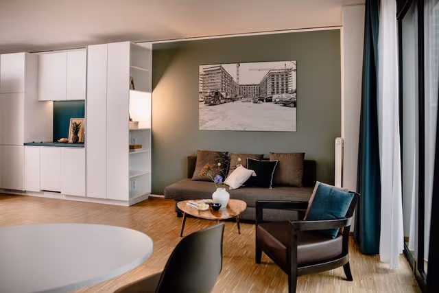 Executive Suite, 1 Queen Bed, Kitchenette, Executive Level