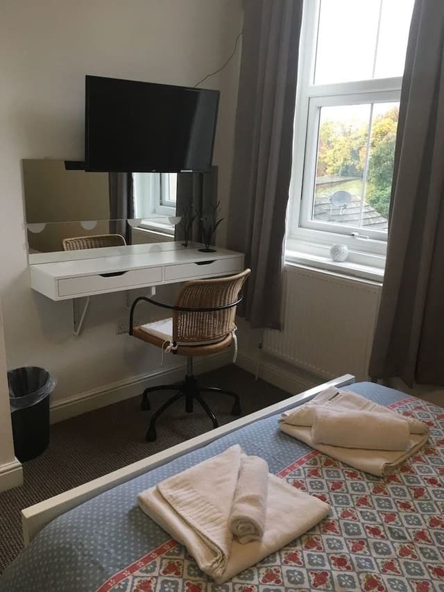 Snug Ensuite Room