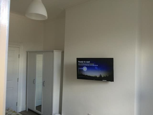 Spacious Ensuite Room