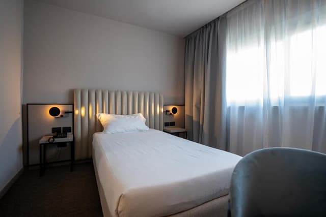 Classic Double or Twin Room (Single Use)