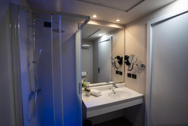 Classic Double or Twin Room (Single Use)