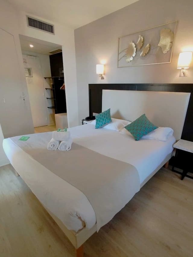 Double Room, 1 Queen Bed, Sea side