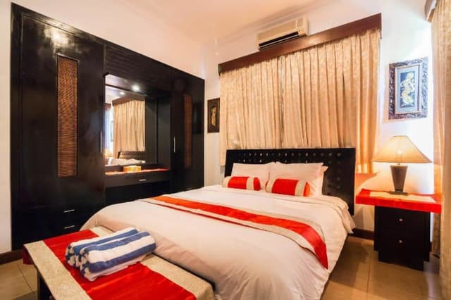 Luxury Villa, 2 Bedrooms, Kitchen, Pool View
