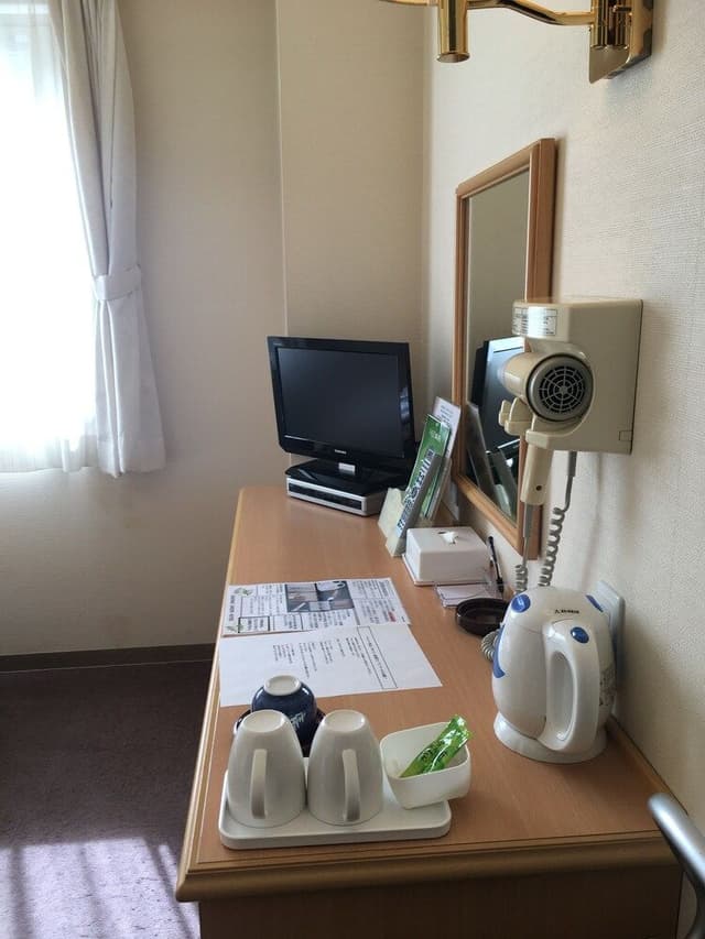 Single Room, Double Use, Smoking