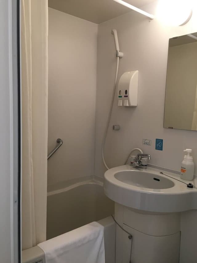 Single Room, Double Use, Smoking