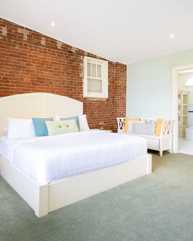 Premier Loft