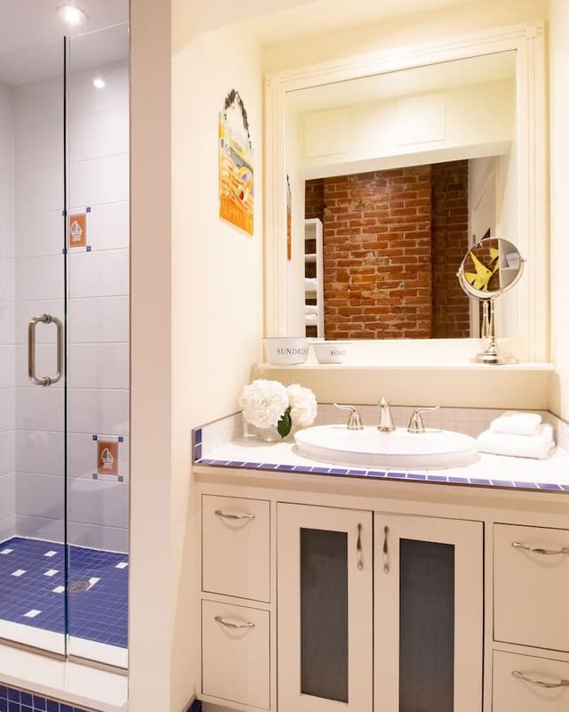 Premier Loft