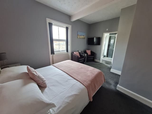 Deluxe Double Room, 1 King Bed (2nd Floor)